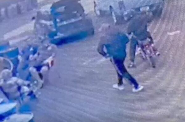 Video: detienen a sospechoso de asalto en la habitación de su novia - Policiales - ABC Color