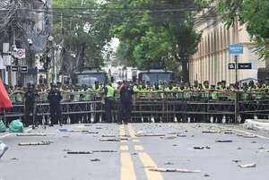 Atropellando y a espaldas del pueblo, Peña logra control sobre jubilaciones - Política - ABC Color