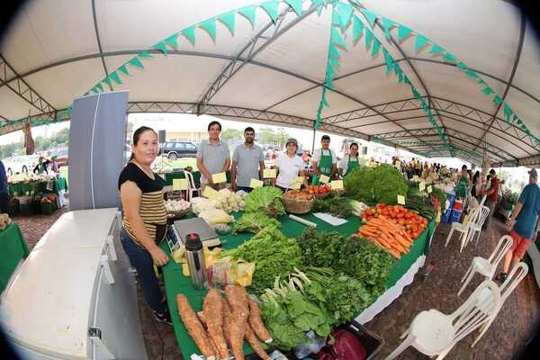 Feria de agricultura familiar se realiza este jueves en la Costanera - trece