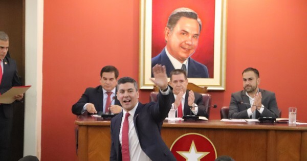 Ahora Cartes se distancia de Peña por la ley de Superintendencia y reconoce que "el tema merece más debate"