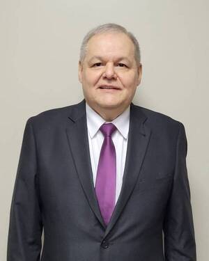 Noveno postulante a ocupar el cargo de ministro de la CSJ se presentó esta mañana