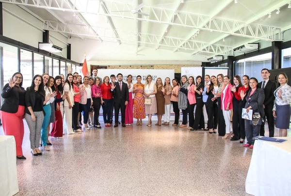 PRIMERA DAMA APOYA REACTIVACIÓN DE SECRETARÍAS DEPARTAMENTALES EN FAVOR DE NIÑEZ Y ADOLESCENCIA - Itapúa Noticias