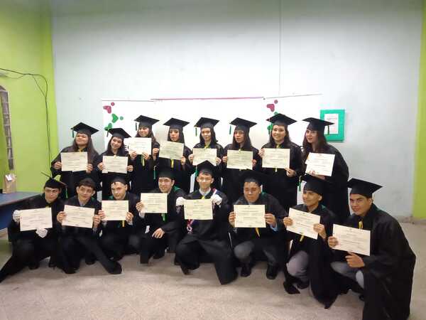 FECOPAR celebra exitosa cuarta promoción de bachilleres técnicos cooperativos