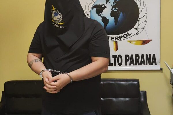Diario HOY | Detienen a argentino por llevar a una adolescente denunciada como desaparecida