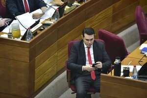 Hernán Rivas no responde sobre su “paso” por la facultad: “Pido tiempo” - Nacionales - ABC Color