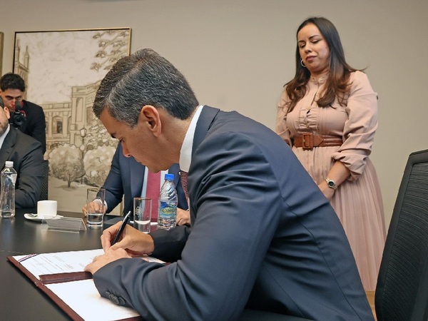 Peña promulgó la Ley de Superintendencia de Jubilaciones y Pensiones - La Tribuna