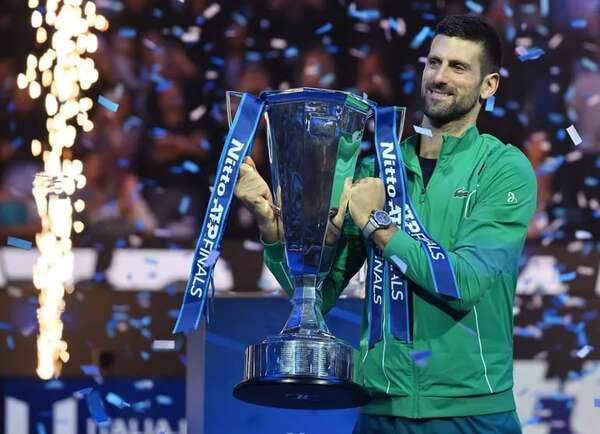 Djokovic y Sabalenka, nombrados campeones del mundo de la ITF en 2023 - Tenis - ABC Color