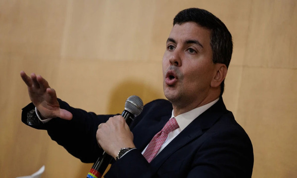 El presidente Santiago Peña promulga meteórica Ley de Superintendencia de Jubilaciones