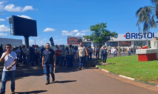 Peña promulga ley que crea la Superintendencia de Pensiones y Jubilaciones