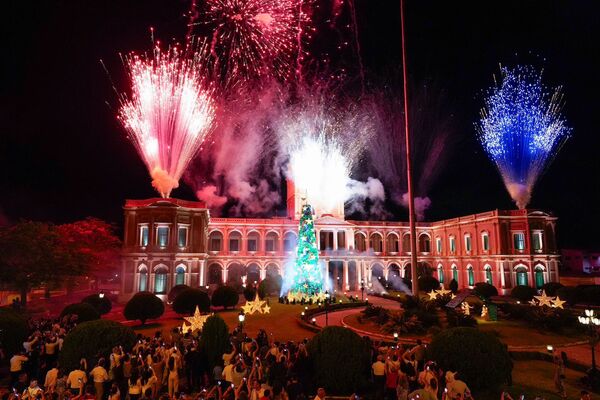 Destacan experiencia en creación del Árbol de Navidad del Palacio de Gobierno
