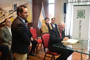 Diario HOY | Asume nuevo consejero de Yacyretá