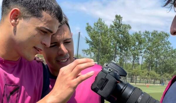 [VIDEO] En medio de su entrenamiento, Ramón Sosa practicó para ser fotógrafo