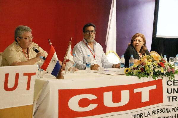La Central Unitaria de Trabajadores nombró por primera vez a una mujer como su presidenta - trece