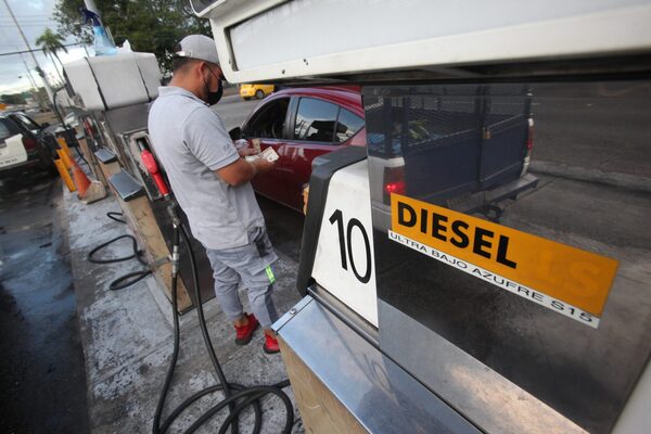 Gobierno de Panamá extiende por undécima vez el subsidio a la gasolina y el diésel - MarketData