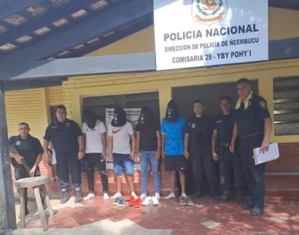 Ladrones que huían entraron a robar en un comercio y terminaron detenidos por los polis locales