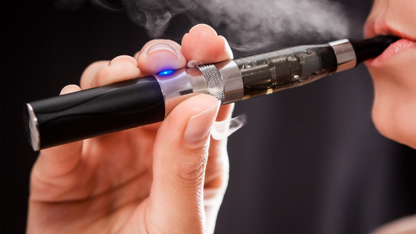 Cigarrillos electrónicos: la OMS advierte sobre efectos adversos "alarmantes" de su uso en la salud - ADN Digital