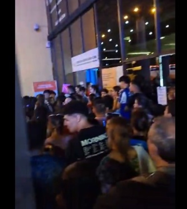 Migraciones de CDE con larguísimas filas