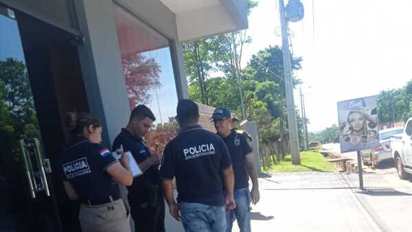 Delincuentes vaciaron peluquería horas antes de ser inaugurada