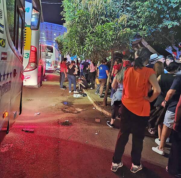 Masiva presencia de excursionistas causó colapso en Migraciones | 1000 Noticias
