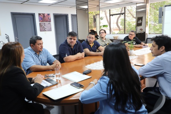 Diario HOY | Conductores harán sugerencias al proyecto de regulación de plataformas digitales