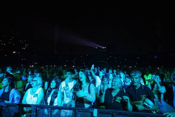 Antes de venir a Paraguay, así disfrutó Nadia anoche, en el concierto de Marc