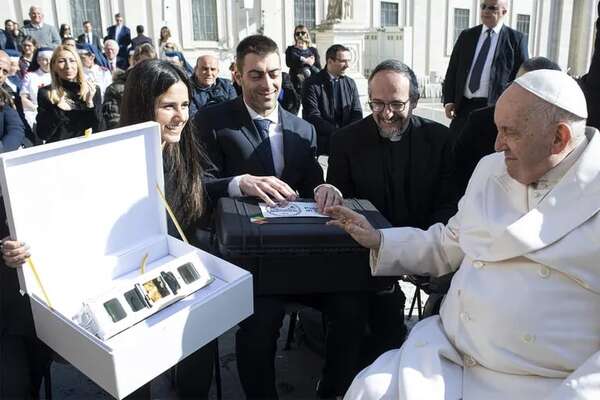 A sus 87 años, el papa sigue “al timón” pese al endurecimiento de críticas - Mundo - ABC Color