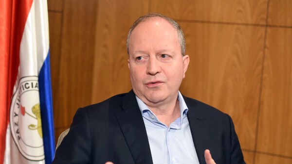 Ministro de Economía niega que Ley de Superintendencia sea por exigencia del FMI