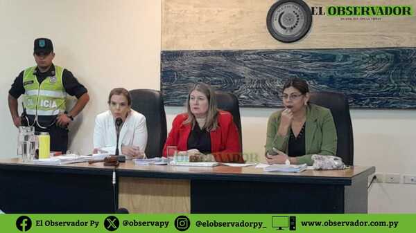 Gestión Núñez dilapidó G 200 millones en banderas mientras faltaba agua en Pdte Hayes