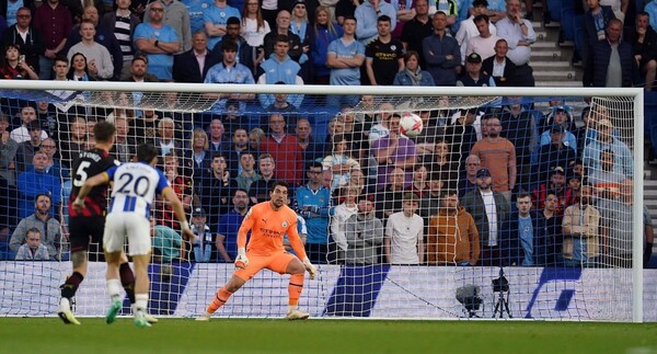 Julio Enciso recibió el apoyo de la Premier League por su designación al Premio Puskás