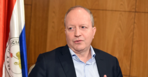 Ministro de Economía niega que Ley de Superintendencia sea por exigencia del FMI