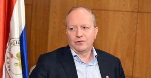 Ministro de Economía niega que Ley de Superintendencia sea por exigencia del FMI