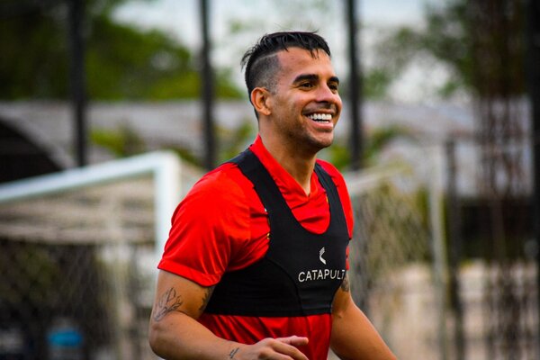 ¡Oficial! Javier Báez es nuevo jugador del Ciclón de Barrio Obrero - trece