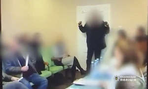 Concejal del partido de Zelenski detona varias granadas en el pleno de un ayuntamiento