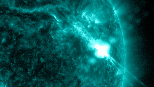 Diario HOY | VIDEO| El Sol emite la llamarada más poderosa de los últimos 6 años