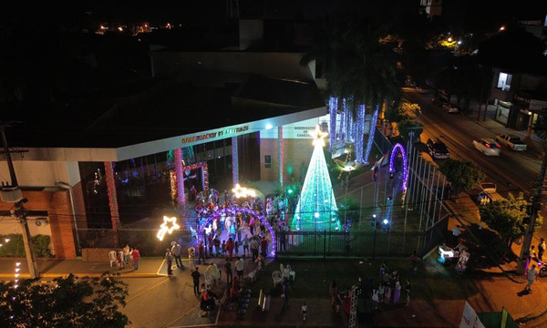 Gobernación encendió “La Mágica Navidad” en Coronel Oviedo