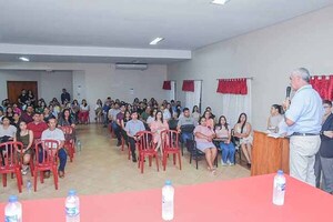 Municipalidad de Hernandarias realiza clausura de cursos impartidos por Instituto Eslíem | DIARIO PRIMERA PLANA