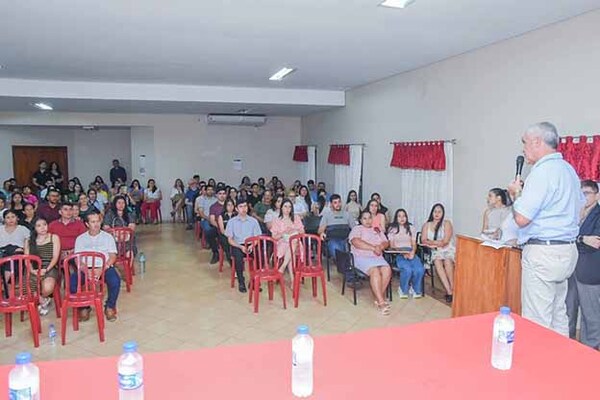 Municipalidad de Hernandarias realiza clausura de cursos impartidos por Instituto Eslíem | DIARIO PRIMERA PLANA