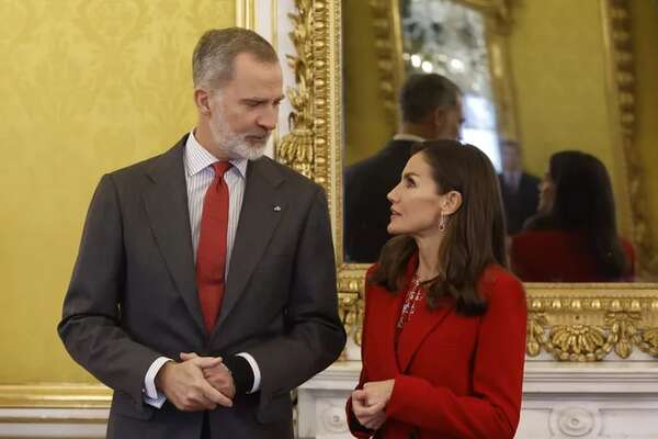 Escándalo real: La reina Letizia habría sido infiel al rey Felipe VI - Gente - ABC Color