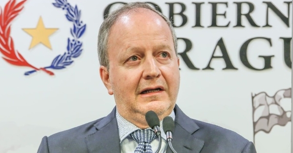Ministro de Economía aclaró que Ley de Superintendencia de Jubilaciones no es un condicionamiento del FMI