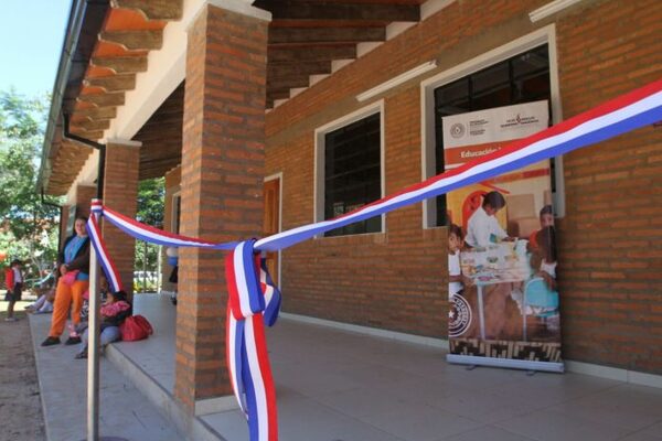 Gobierno promueve cooperación inédita entre MEC y MOPC para reparación de escuelas