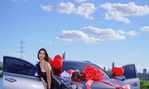 ¡Oh waus! Mañamí la camio que ligó como regalo de cumpleaños una Miss