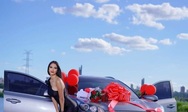 ¡Oh waus! Mañamí la camio que ligó como regalo de cumpleaños una Miss