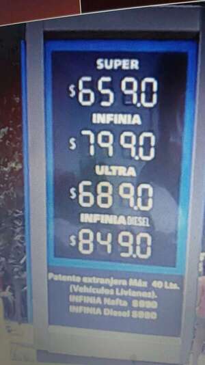Aumento de precios de combustibles en Posadas merma notoriamente tráfico en el puente internacional - Nacionales - ABC Color