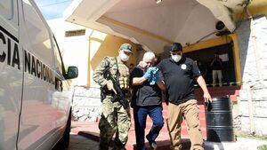 Jueza ordena que Juan Carlos Ozorio vuelva al penal Padre de la Vega de Emboscada