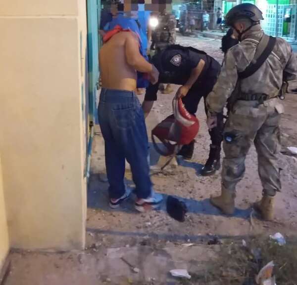 Operativo policial en los barrios asuncenos de Santa Ana y San Cayetano - Policiales - ABC Color