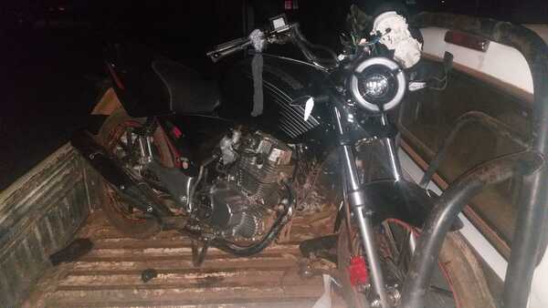 Peatón sufre graves lesiones tras ser atropellado por una motociclista