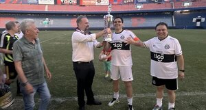 Versus / Indignación total en los cerristas por grito de campeón olimpista en la Nueva Olla