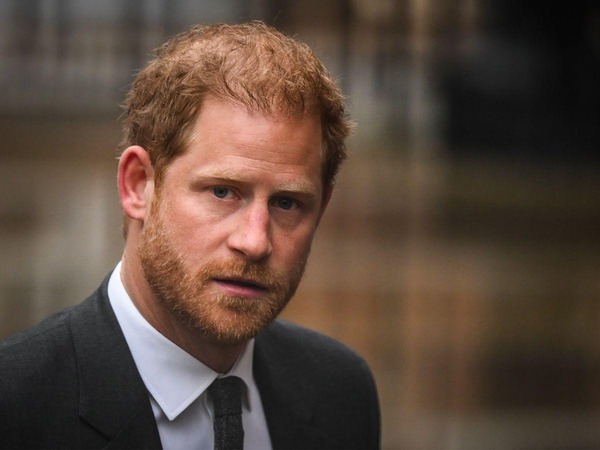 Príncipe Harry fue “hackeado” y deberá ser indemnizado | 1000 Noticias
