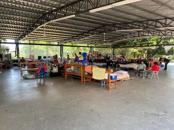 Familiares de internados se descompensan en albergues del IPS - Nacionales - ABC Color