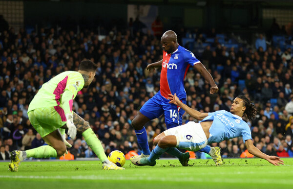 Versus / Partidazo: El Crystal Palace sorprende al Manchester City y lo frustra sobre la hora